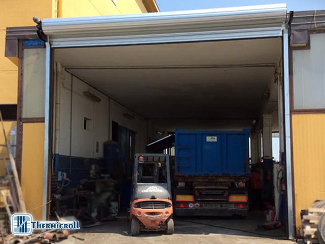 portoni industriali rapidi per il settore autotrasporti